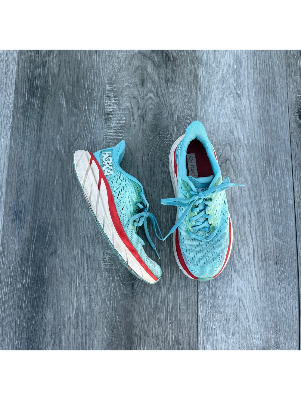 Hoka One One Women’s Clifton 8 running shoes size 6